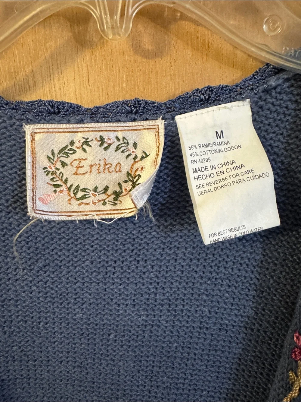 Vintage Erika & Co  Floral Embroidered Knit Sweater Vest Crochet Trim Medium - Picture 7 of 8